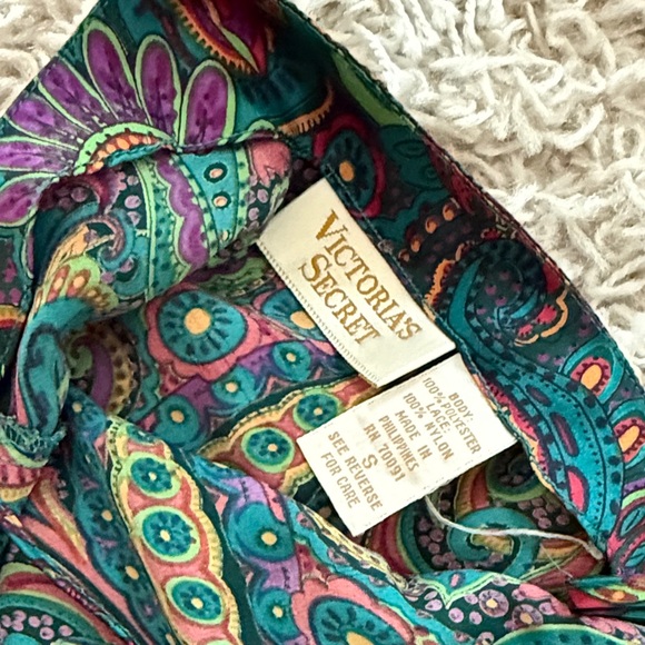 Vintage Victoria's Secret Paisley Slip - Picture 4 of 6